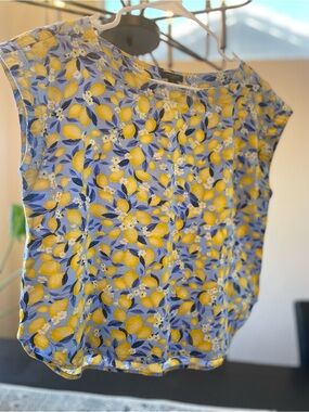 Ann Taylor Yellow & Blue Lemon Blossom Print Cap Sleeve Soft Linen Top